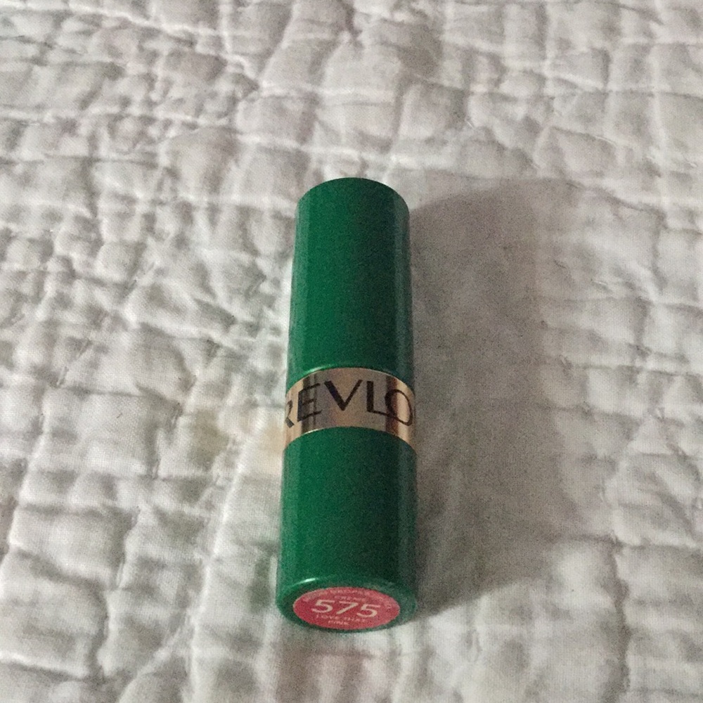Revlon red/pink lipstick